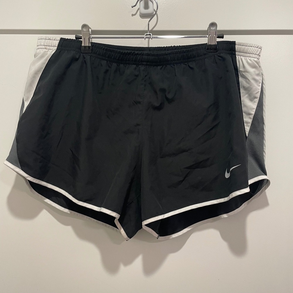 Nike Dri-FIT Women XL Black White Running Shorts Athletic Gym Workout